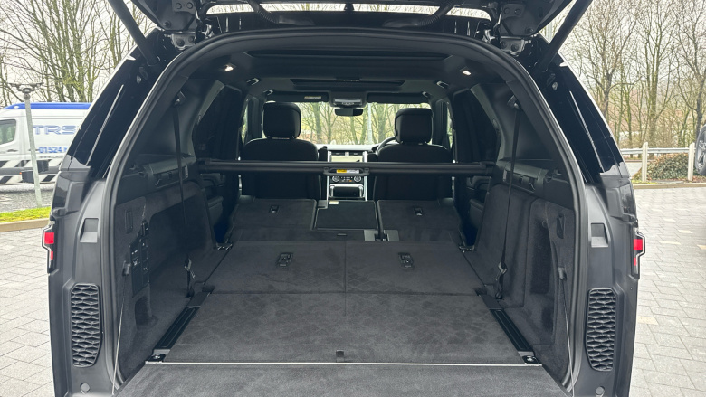 Land Rover Discovery 3.0 D350 Dynamic SE 5dr Auto Diesel Station Wagon